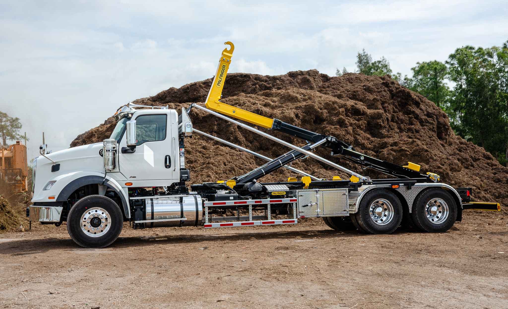 PALFINGER Unveils Advanced HT Series Hooklifts 